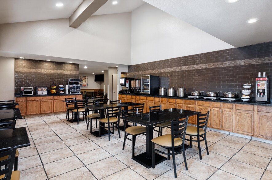 More Photos Of 200 E Estrella Ave, Tucumcari Hotel For Sale