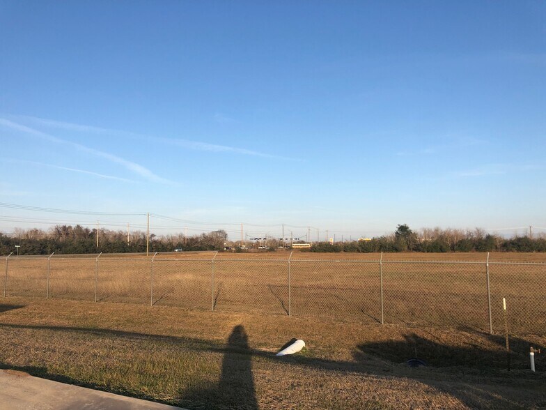 More Photos Of 3621 E FM 646, League City Land For Sale