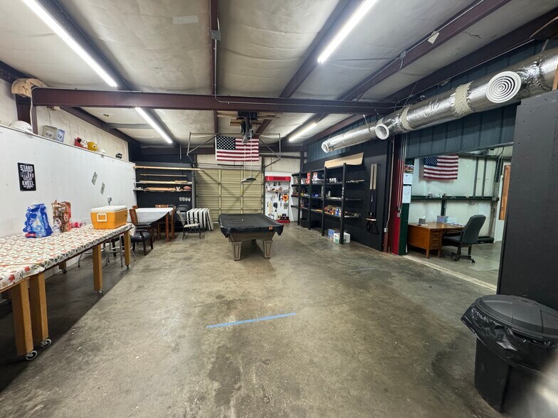 More Photos Of 103 N Highway 25 Byp, Greenville Warehouse For Sale
