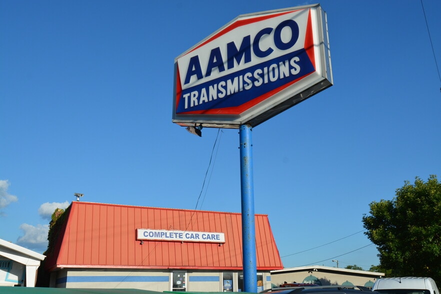 More Photos Of 2212 Wilmington Pike, Dayton Auto Repair For Sale