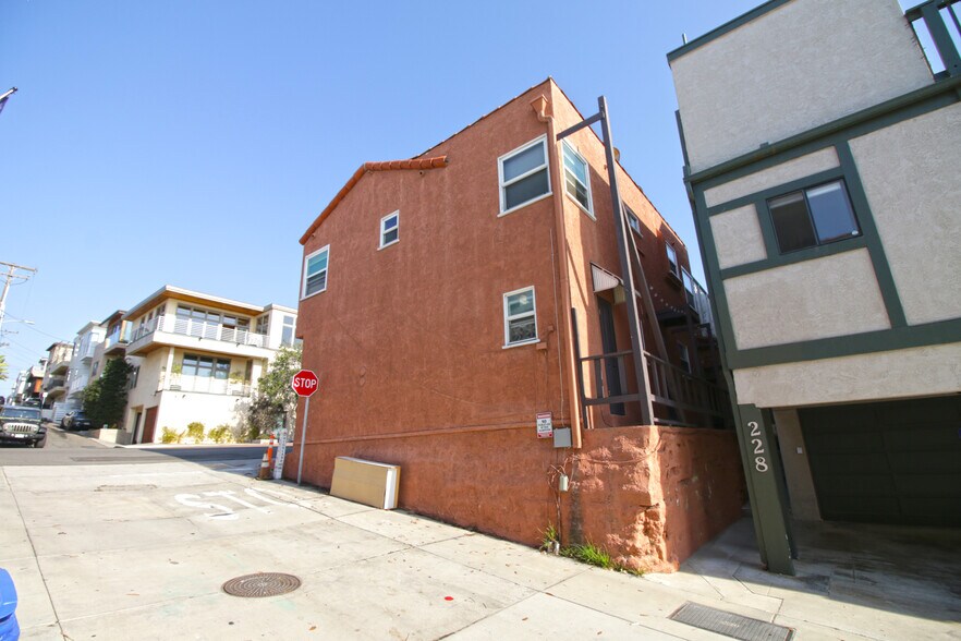 More Photos Of 2007 Highland Ave, Manhattan Beach Apartments For Sale