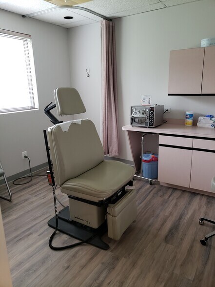 More Photos Of 180 White Rd, Little Silver Medical For Lease