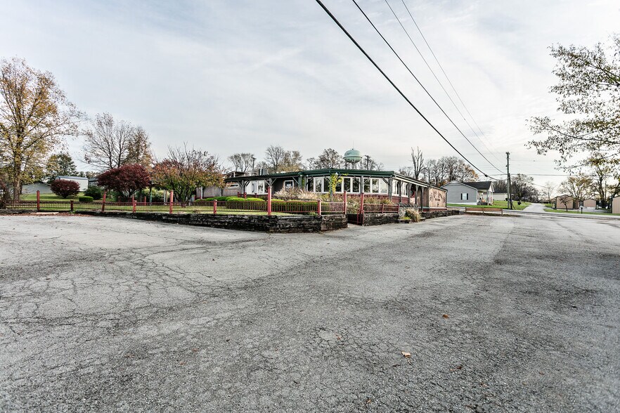 More Photos Of 4950 KY-52, Loretto Restaurant For Sale