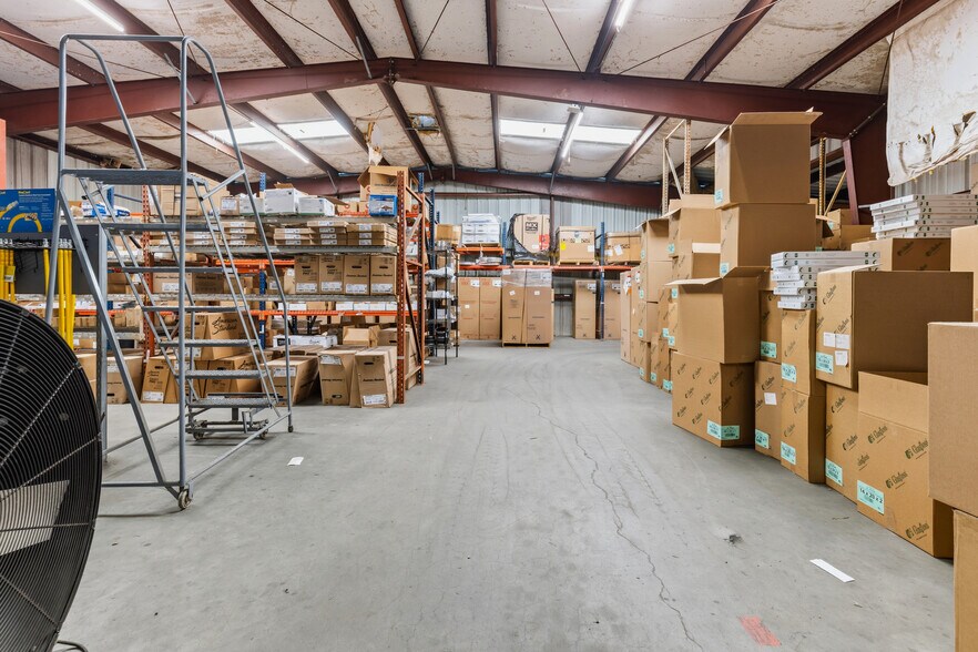 More Photos Of 705 Cedar Bayou Rd, Baytown General Retail For Lease