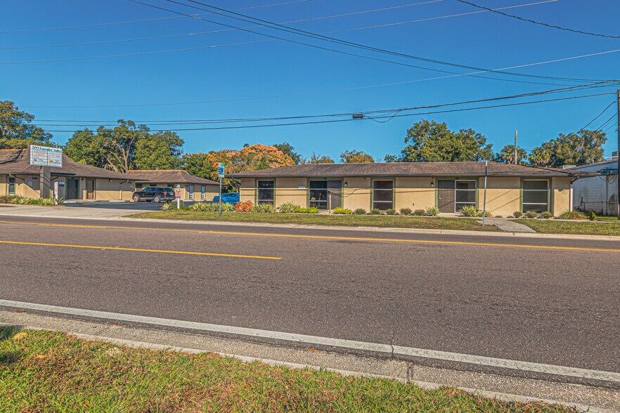 More Photos Of 119 W Plymouth Ave, Deland Unknown For Lease