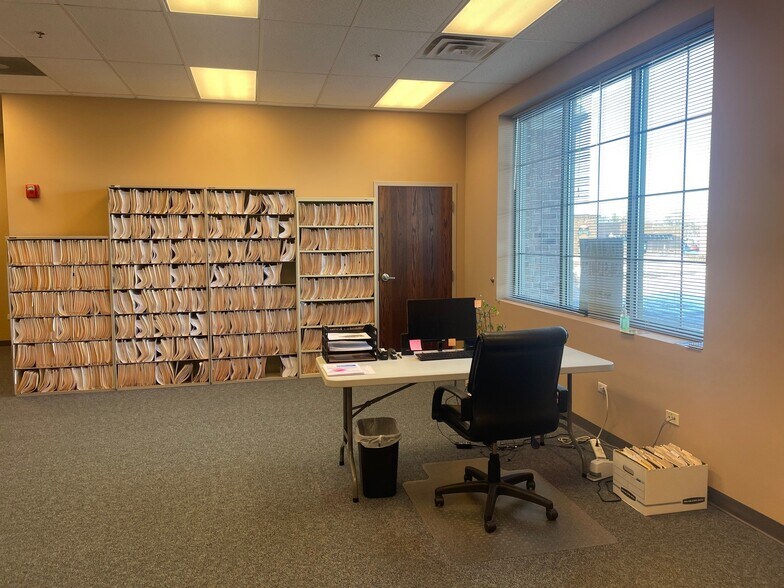 More Photos Of 40W222 Lafox Rd, St Charles Medical For Lease