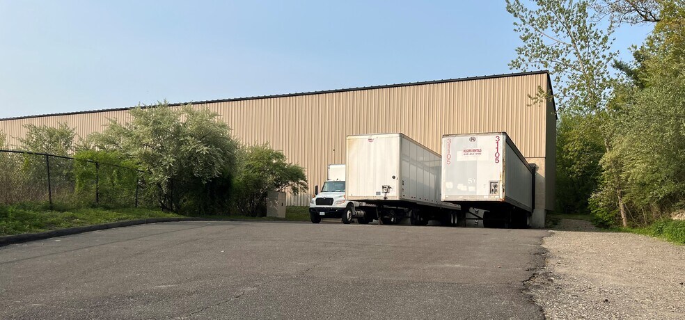 More Photos Of 448 Pepper St, Monroe Warehouse For Lease