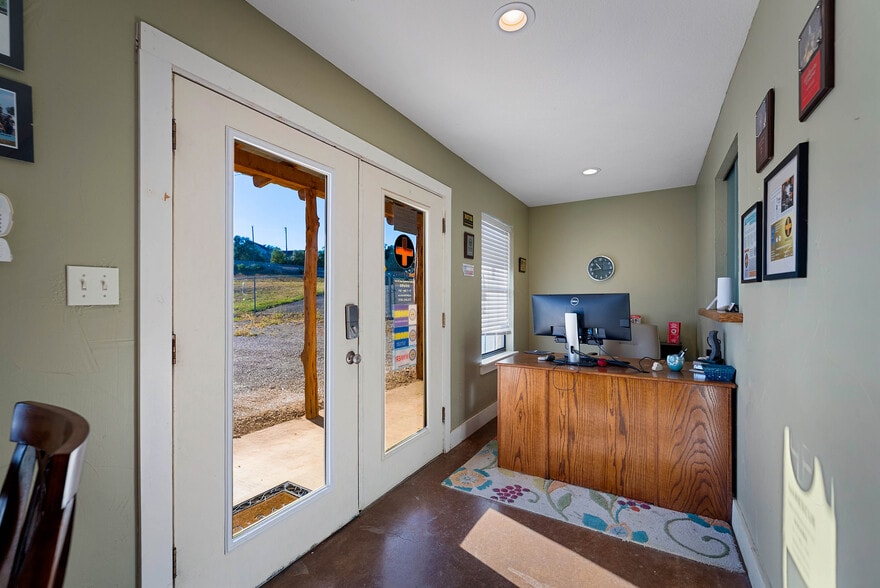 More Photos Of 3419 Hunter Rd, San Marcos Unknown For Lease