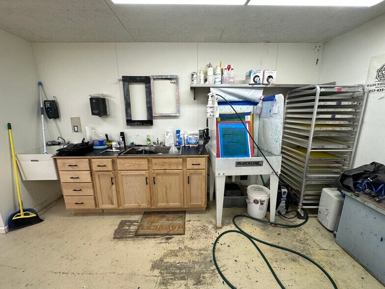 More Photos Of 445 W Elm St, Waverly General Retail For Sale