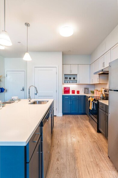 More Photos Of 10 Patriot Pky, South Weymouth Apartments For Lease