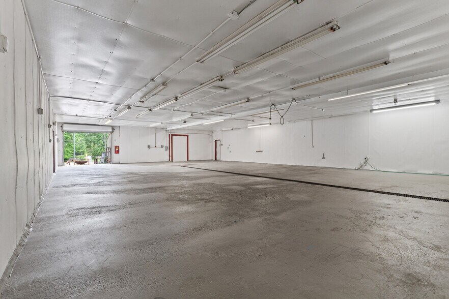 More Photos Of 25 Word St, Fairburn Warehouse For Sale