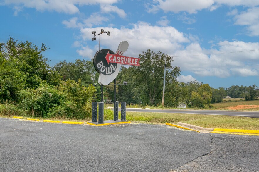 More Photos Of 1813 Main St, Cassville Bowling Alley For Sale