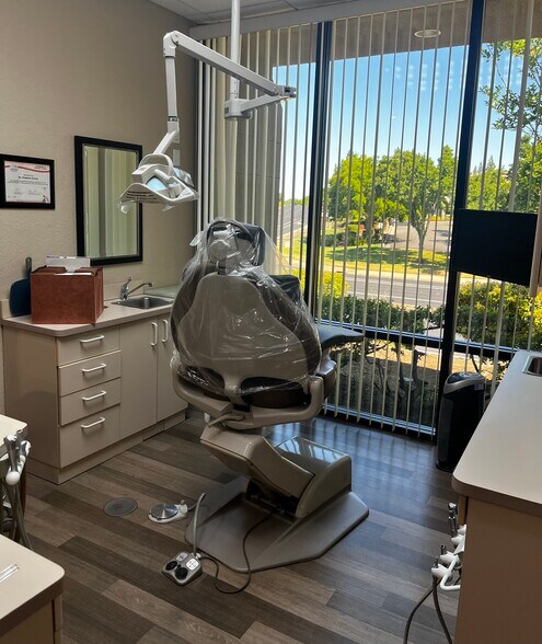 More Photos Of 1603 Eureka Rd, Roseville Office For Sale