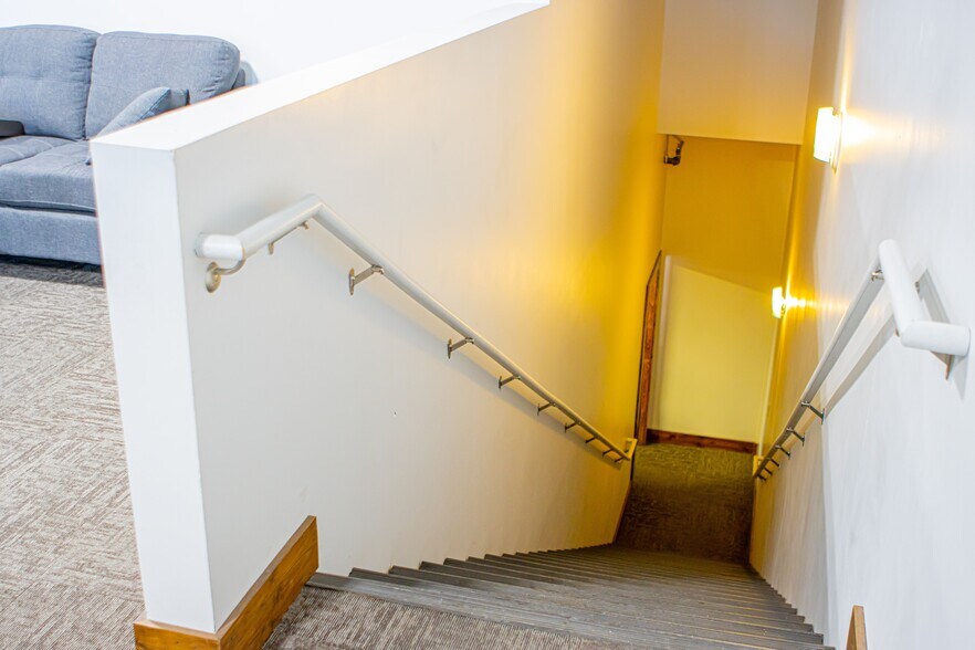 More Photos Of 2280 S Heritage Dr, Logan Flex For Sale