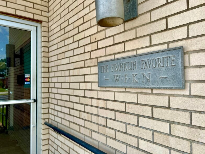 More Photos Of 103 N High St, Franklin Office Residential For Sale