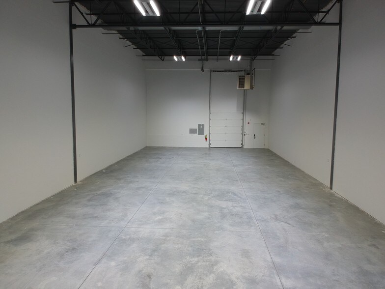 More Photos Of 20 Haypress Rd, Cranbury Warehouse For Lease