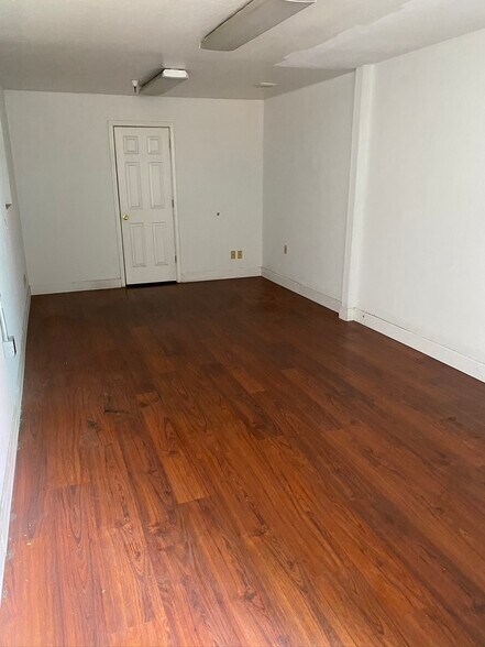 More Photos Of 5710 Auburn Blvd, Sacramento Warehouse For Sale