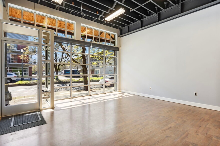 More Photos Of 600 NW Naito Pkwy, Portland General Retail For Sale