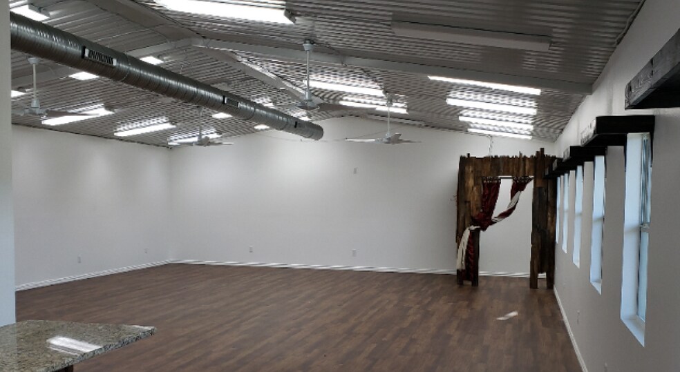 More Photos Of 5668 E Highway 67, Alvarado Warehouse For Lease