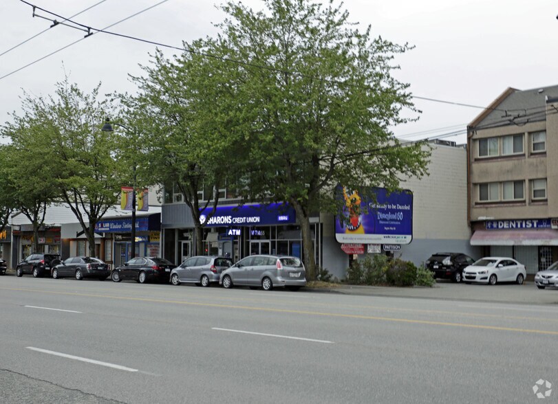 More Photos Of 1053-1055 Kingsway, Vancouver Office For Sale