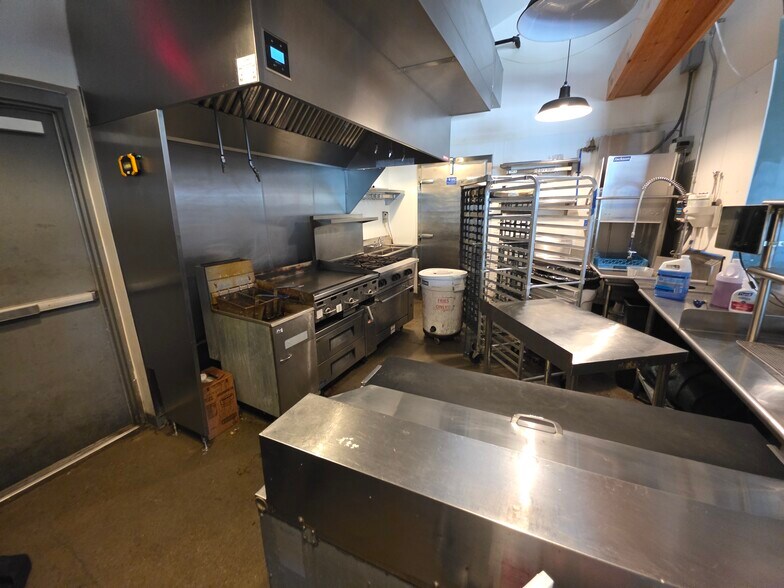 More Photos Of 4493 Walden Ave, Lancaster Office For Sale