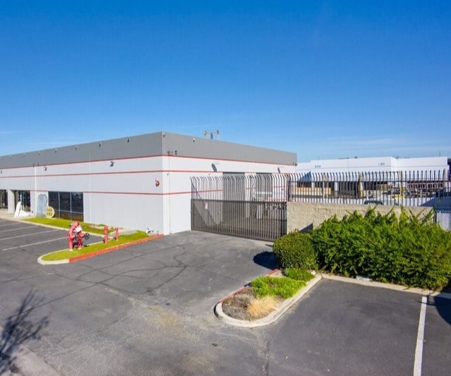 More Photos Of 543 Birch St, Lake Elsinore Warehouse For Sale