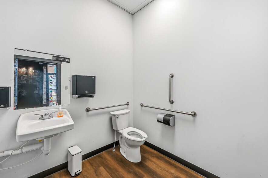 More Photos Of 501-505 Market St, East Liverpool Storefront For Sale