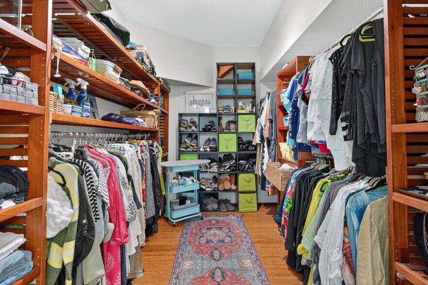 More Photos Of 5657 Shore S blvd, Gulfport Specialty For Sale