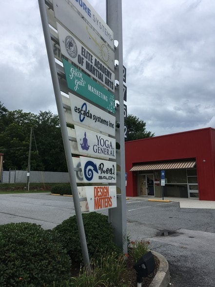 More Photos Of 2752 E Ponce de Leon Ave, Decatur Freestanding For Lease