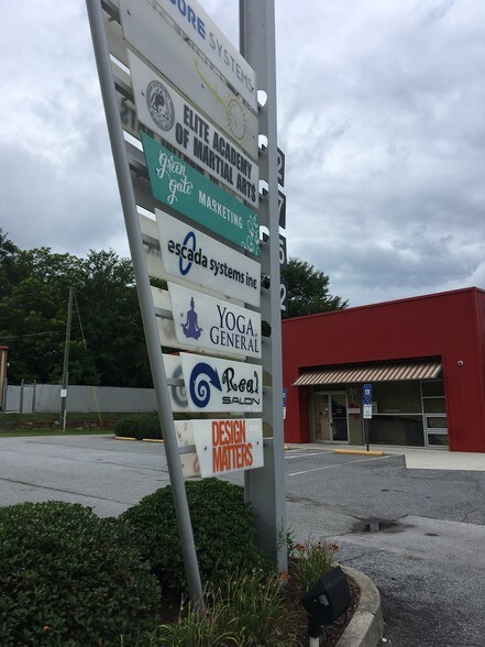 More Photos Of 2752 E Ponce de Leon Ave, Decatur Freestanding For Lease