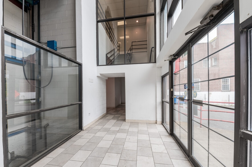 More Photos Of 1370 University Ave, Morgantown Storefront Retail Office For Sale