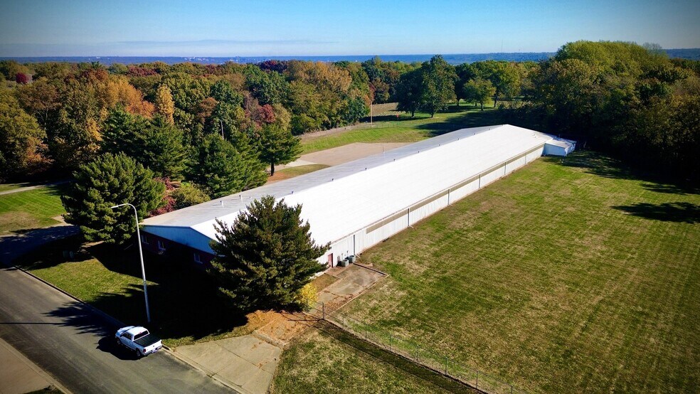 More Photos Of 4616 Enterprise Dr, Bartonville Industrial For Sale