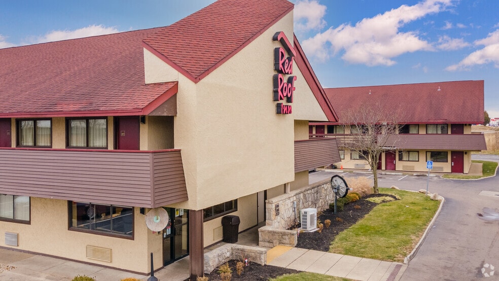 More Photos Of 7370 Miller Ln, Dayton Hotel For Sale