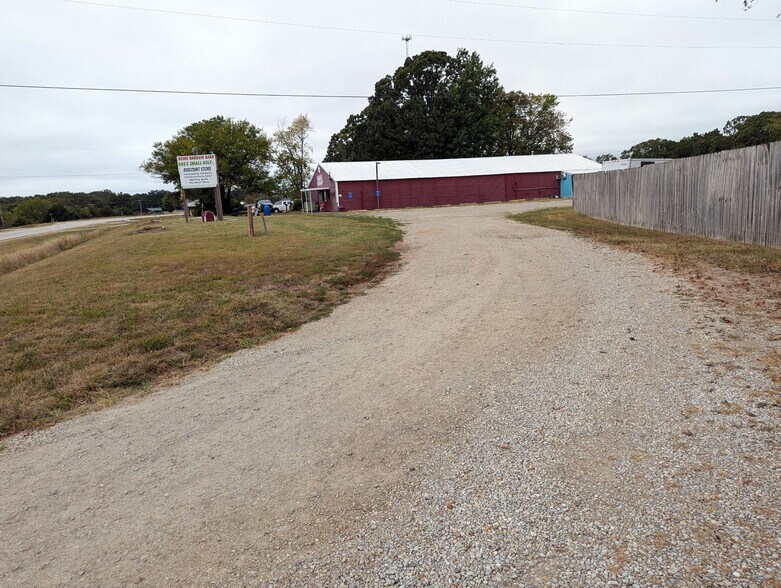 More Photos Of 22889 MO-64 Hwy, Hermitage Self Storage For Sale