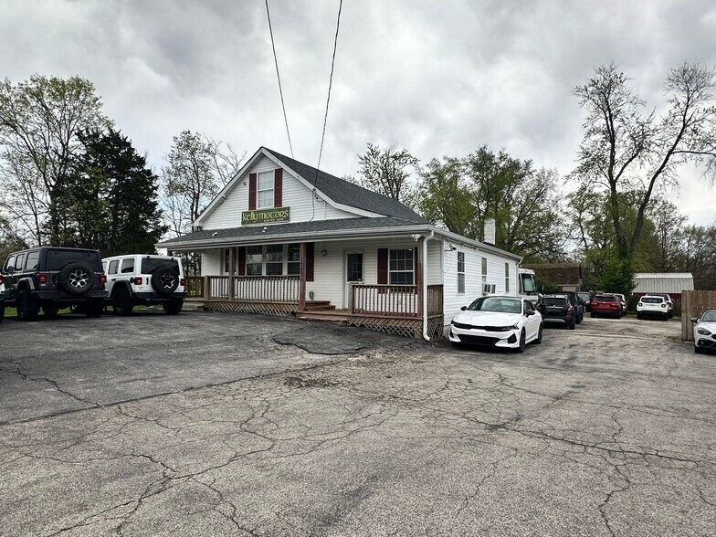 Primary Photo Of 17330 Manchester Rd, Wildwood Auto Dealership For Sale