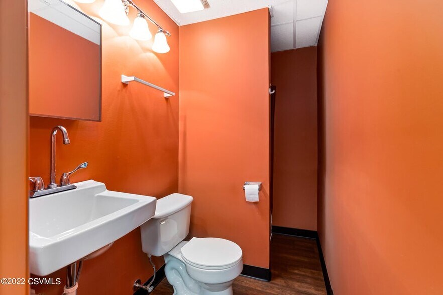 More Photos Of 170 E 9th St, Bloomsburg Office For Sale