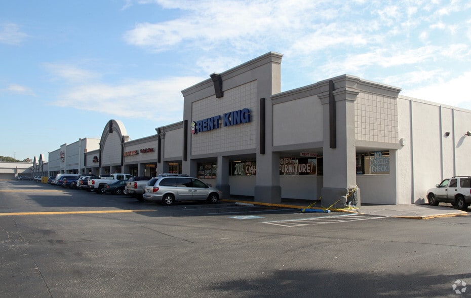 More Photos Of 458-655 W Brandon Blvd, Brandon Unknown For Lease