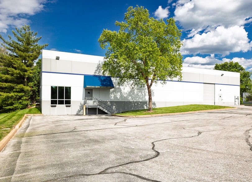 Primary Photo Of 635 Trade Center Blvd, Chesterfield Flex For Sale