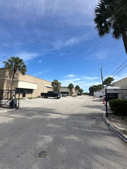More Photos Of 3474-3476 SW 15th St, Deerfield Beach, Deerfield Beach Warehouse For Sale