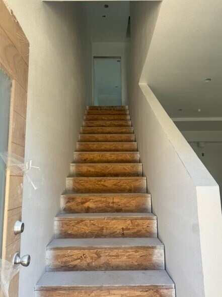 More Photos Of 906 Lakme ave, Wilmington Apartments For Sale