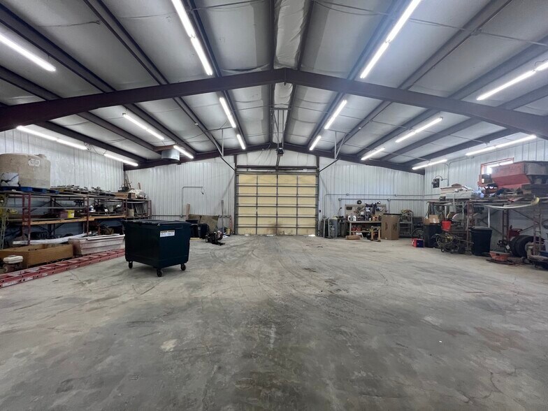 More Photos Of 1730 W Church St, Sandwich Auto Repair For Sale