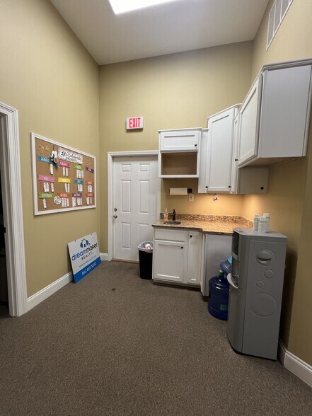 More Photos Of 7253 Goodman Rd, Olive Branch Office For Lease