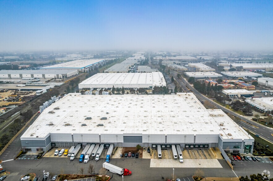 More Photos Of 7501-7587 Las Positas Rd, Livermore Distribution For Lease