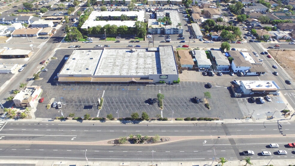More Photos Of 7663-7667 Broadway, Lemon Grove Supermarket For Sale