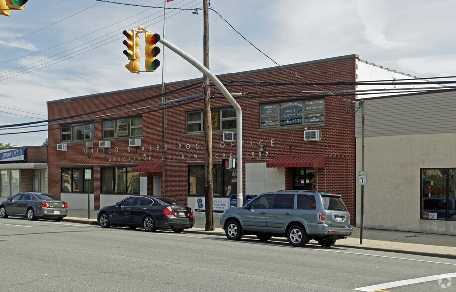 Primary Photo Of 860-864 Willis Ave, Albertson Storefront Retail Office For Lease