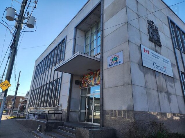 More Photos Of 82 Rue George, Sorel-tracy General Retail For Sale