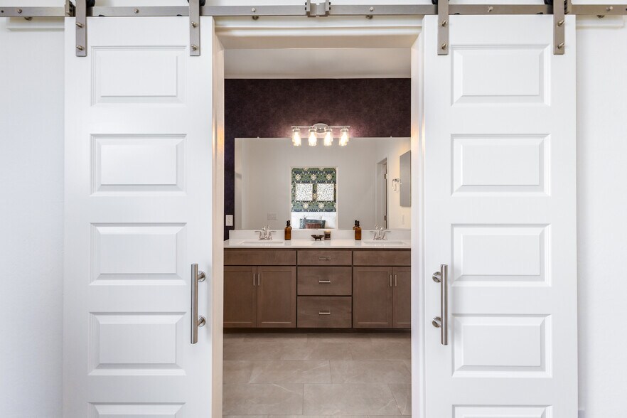 More Photos Of 651 N Ironwood Dr, Apache Junction Apartments For Sale