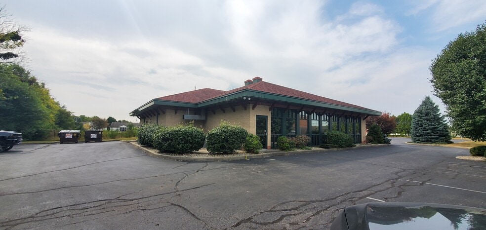 More Photos Of 7045 Bluff Rd, Indianapolis Freestanding For Sale