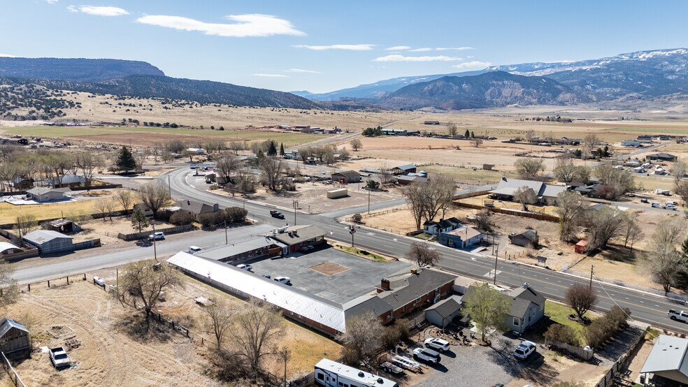 More Photos Of 91 E Main St, Bicknell Hotel For Sale