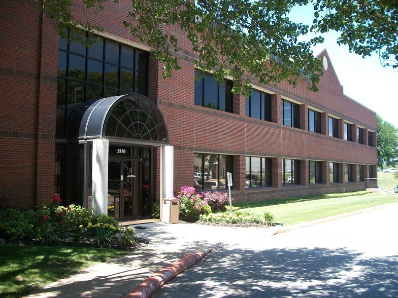 More Photos Of 5840 W Interstate 20, Arlington Office For Lease